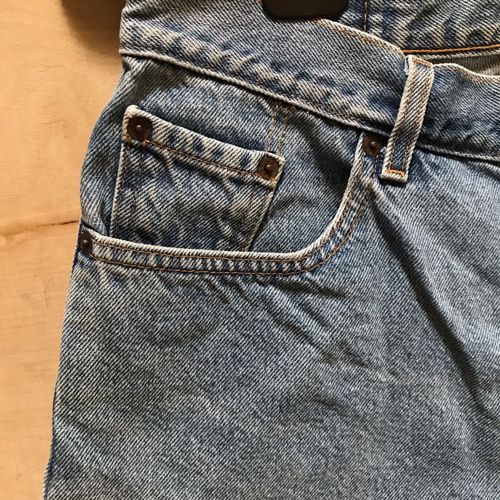 Vtg Levi’s Mid Rise Shorts - Picture 9 of 9